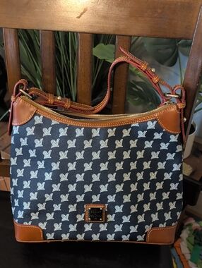 MLB Milwaukee Brewers Baseball Dooney & Bourke Purse.   Excellent!!